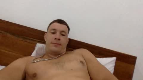 Snapshot of capt_oliver chatting on October 18, 4:05 am follow my twitter  online show from October 18, 4:05 am