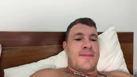 Snapshot of capt_oliver chatting on September 27, 6:22 am follow my twitter  online show from September 27, 6:22 am