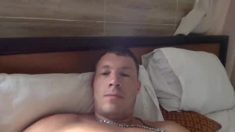 Snapshot of capt_oliver chatting on October 29, 4:14 am follow my twitter  online show from October 29, 4:14 am