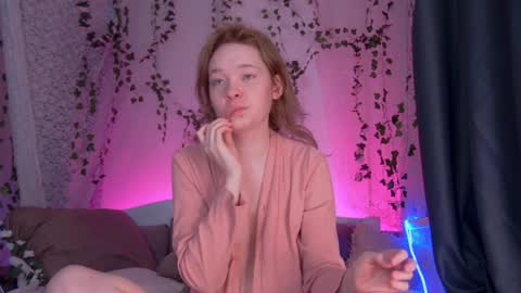 Viola Marika and Visma  online show from November 4, 4:25 am