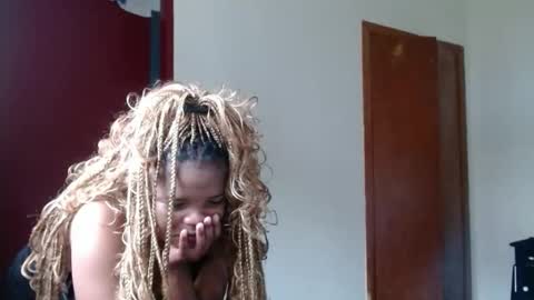 Snapshot of caramelbbe chatting on October 29, 9:00 am fifi online show from October 29, 9:00 am