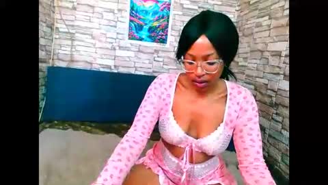 caramelchoco69 online show from April 10, 8:52 am