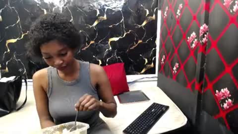 caramelminxx_ online show from July 22, 7:32 am