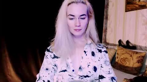 Carin online show from November 30, 6:26 pm