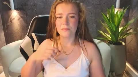 Snapshot of carla_tp chatting on October 4, 3:21 pm Carla  online show from October 4, 3:21 pm