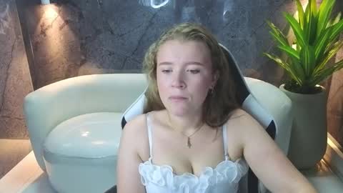 Snapshot of carla_tp chatting on October 13, 1:13 pm Carla  online show from October 13, 1:13 pm