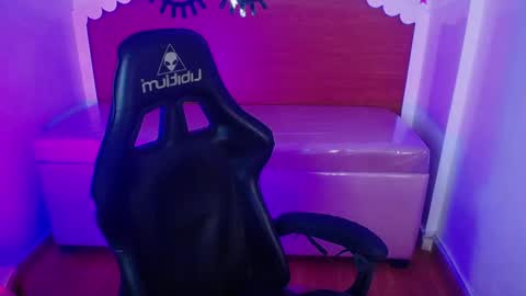 CARLYE   online show from October 1, 3:16 am