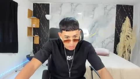 master online show from April 12, 9:52 pm