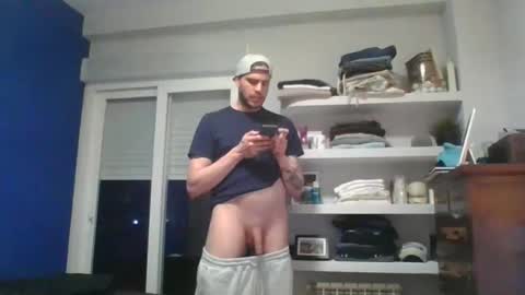 Snapshot of carlossssp chatting on December 21, 9:15 pm carlossssp online show from December 21, 9:15 pm