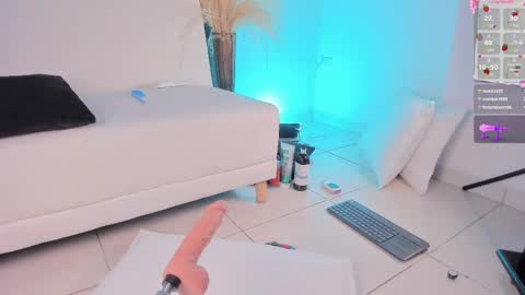 carly__lopez online show from May 27, 1:57 am