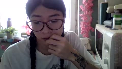 CarlyJoy online show from March 22, 10:30 am