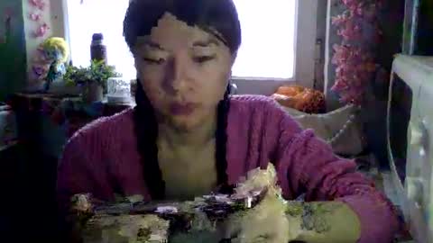 CarlyJoy online show from March 7, 12:27 pm