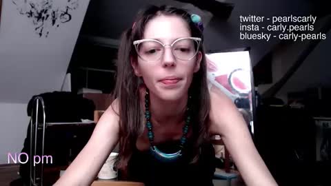 Carly Pearls online show from December 4, 5:51 am