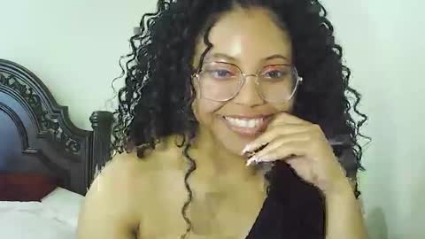 CARAMEL xoxo online show from April 12, 9:30 pm