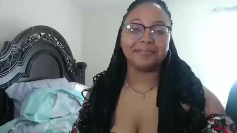 CARAMEL xoxo online show from October 16, 8:40 pm