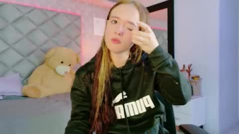 caro_adams1 online show from January 7, 11:15 am