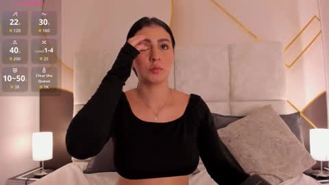 caro_giraldo_ online show from March 19, 6:02 pm