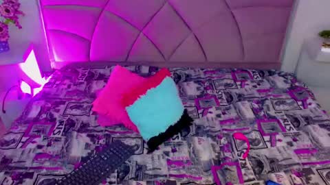 Carolaine01 online show from September 9, 11:27 pm