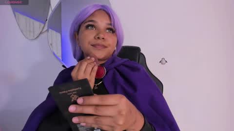 carolina_evannss online show from October 31, 12:05 pm