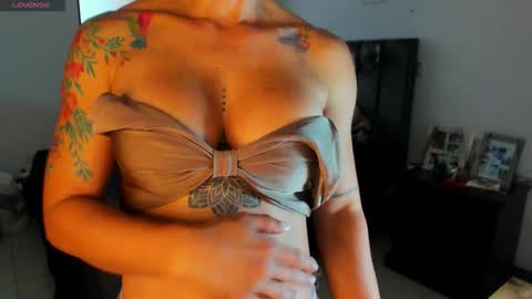 carolina_zaens online show from January 10, 6:46 pm