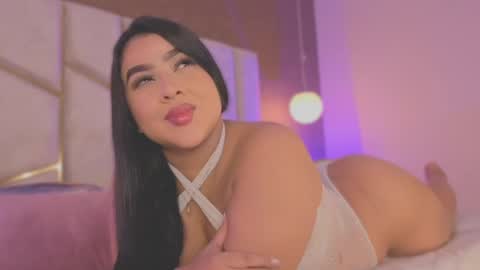 Snapshot of carolinaa_suarez chatting on October 5, 12:13 pm carolinaa_suarez online show from October 5, 12:13 pm