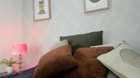  Caroline  online show from October 6, 10:11 am