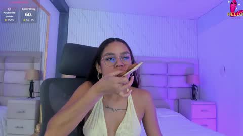 Caroline online show from April 1, 1:41 pm