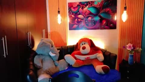 carolinejesh online show from March 31, 12:38 pm