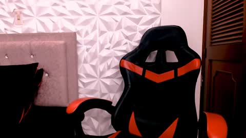 CAROLINE online show from June 3, 8:25 pm