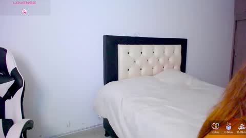 CarolinneFiotti online show from October 31, 6:30 pm