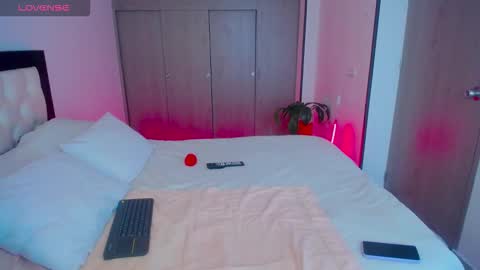 CarolinneFiotti online show from September 13, 5:59 pm