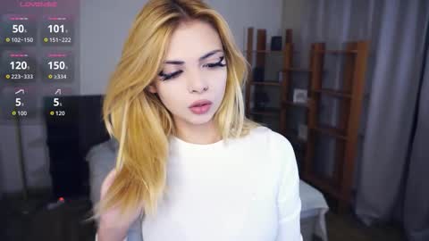 Snapshot of carolynnfernandez chatting on October 16, 7:35 pm Hello everyone Im Monica Its my first day Were going to have fun together online show from October 16, 7:35 pm