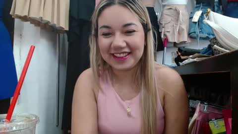 Snapshot of caroo0615 chatting on October 20, 11:32 pm caroo0615 online show from October 20, 11:32 pm