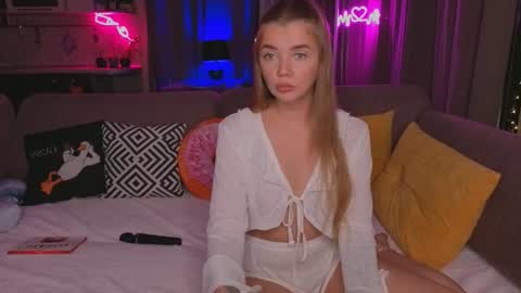 carriebradshawww online show from June 9, 8:19 pm