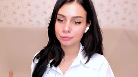 Your 3 online show from December 21, 9:43 pm