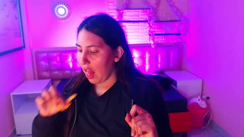Snapshot of cassandra_ruizz chatting on September 19, 8:23 pm 573215024606 online show from September 19, 8:23 pm