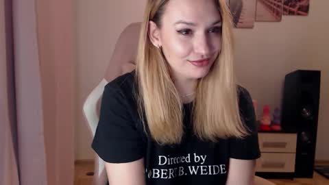 Casey Chris online show from February 12, 4:32 pm