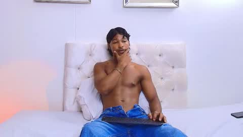 CASSIAN GOLD online show from May 5, 4:57 pm