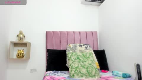 Snapshot of cassie_becker_1 chatting on September 24, 11:50 am cassie_becker_1 online show from September 24, 11:50 am