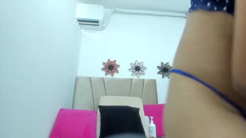 Snapshot of cassie_becker_1 chatting on September 18, 12:47 am cassie_becker_1 online show from September 18, 12:47 am