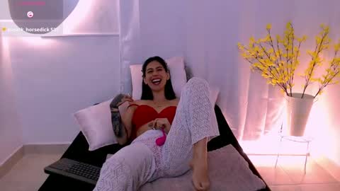 Snapshot of cassie_klein11 chatting on February 15, 9:59 pm Susana independent model online show from February 15, 9:59 pm