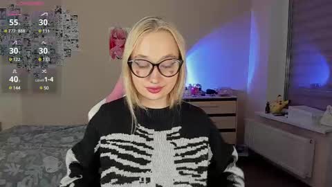 Snapshot of cassie_rosss chatting on March 6, 5:14 am Cassie Rosss online show from March 6, 5:14 am