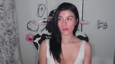 cassiealvarez online show from October 7, 4:52 am