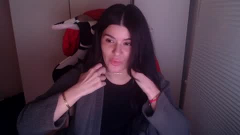cassiealvarez online show from July 16, 5:55 am