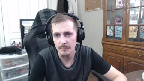 Snapshot of casuallycorrupt chatting on October 20, 1:43 am casuallycorrupt online show from October 20, 1:43 am