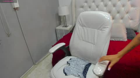 Cataleyaa  online show from May 14, 7:34 pm