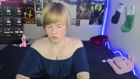 cattie_w_ online show from January 12, 1:12 am