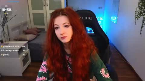 caty_cuddly online show from March 12, 8:08 am