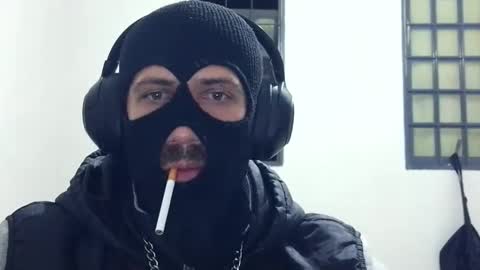 Carlos A online show from April 21, 1:53 am