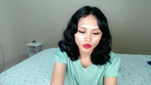 Snapshot of cb_excitment_studios chatting on October 6, 2:35 pm Selena online show from October 6, 2:35 pm